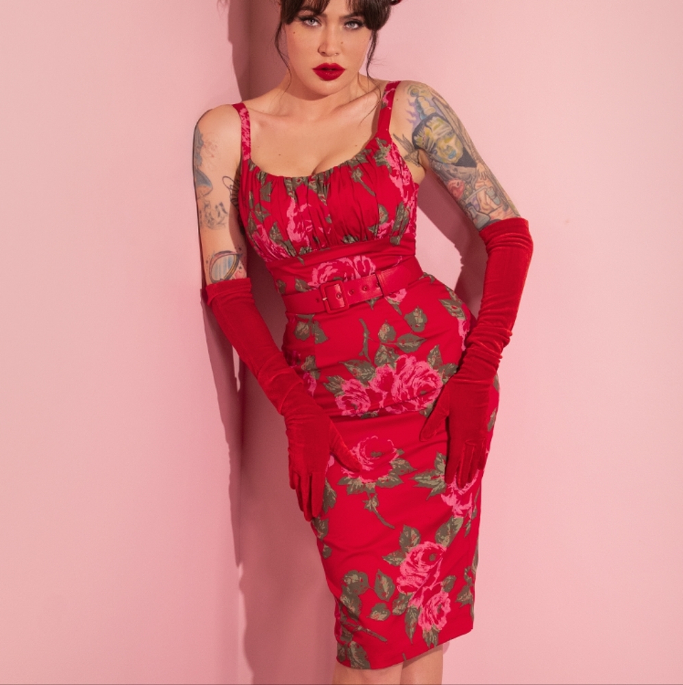 NWT Vixen by Micheline Pitt Ingenue Wiggle in Vintage Red Roses